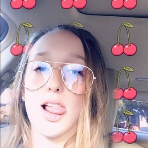 Meet your Posher, Katelyn